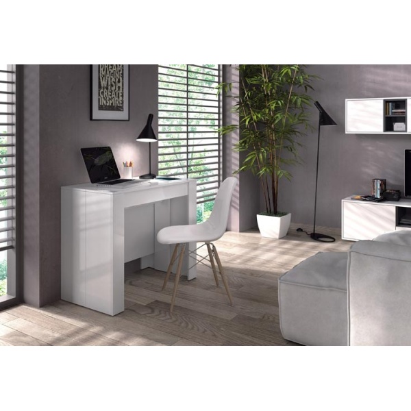 Table adaptable avec 5 positions. Jusqu'à 10 convives. Table extensible pour les invités. Pratique et fonctionnelle.
