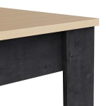 Détail de la table à manger Kent Vicawu en chêne clair et gris graphite